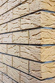 Кирпич лицевой пустотелый одинарный Слоновая Кость Глубокий Рустик ВЗКСМ